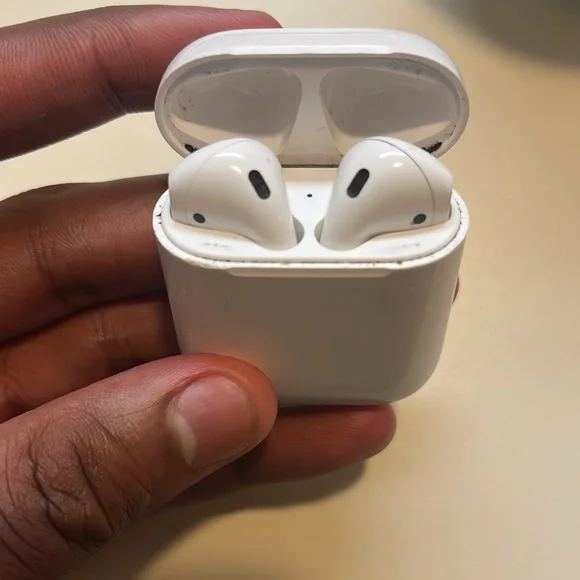 Apple airpods (2nd Generation)